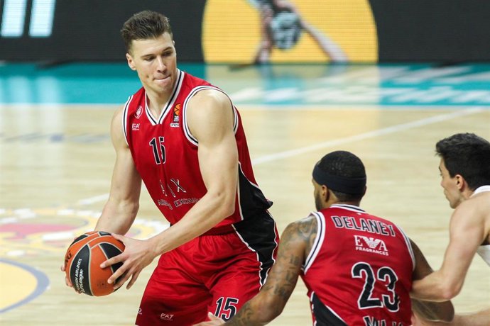 Archivo - Kaleb Tarczewski, jugador del Armani Milan