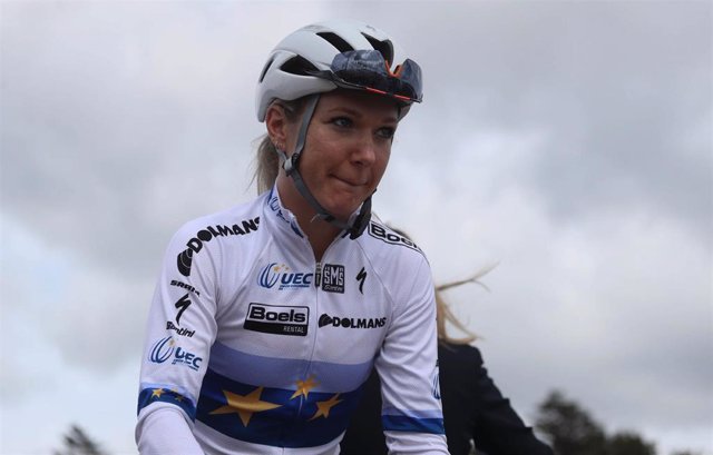 Archivo - La ciclista neerlandesa Amy Pieters