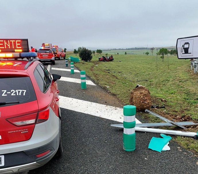 El conductor de un vehículo ha resultado herido grave tras sufrir una salida de vía en la autovía A-12, en el término de Los Arcos.