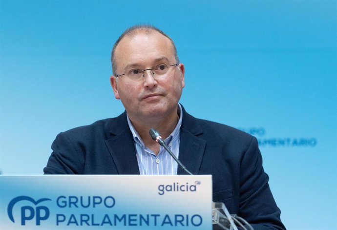 Archivo - El secretario general del PPdeG, Miguel Tellado, en rueda de prensa.