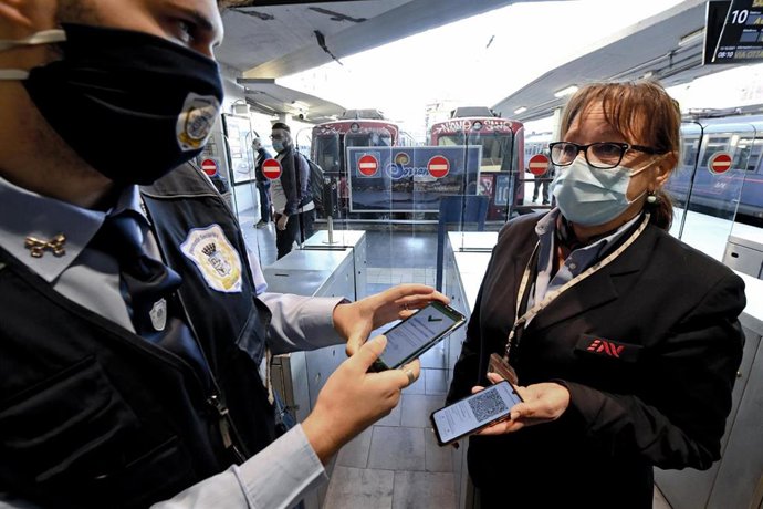 Archivo - Pase sanitario en Italia