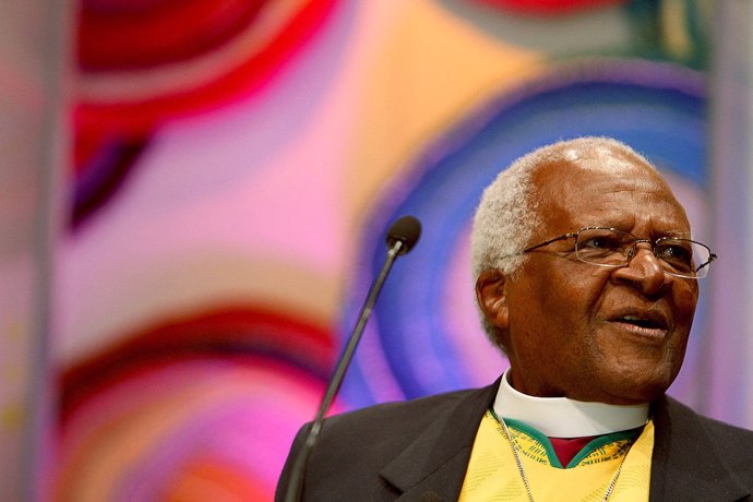 Archivo - El arzobispo emérito de Sudáfrica, Desmond Tutu