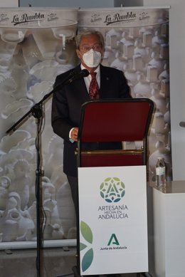 El consejero de Transformación Económica, Rogelio Velasco, en una imagen de un acto del sello 'Artesanía hecha en Andalucía'.