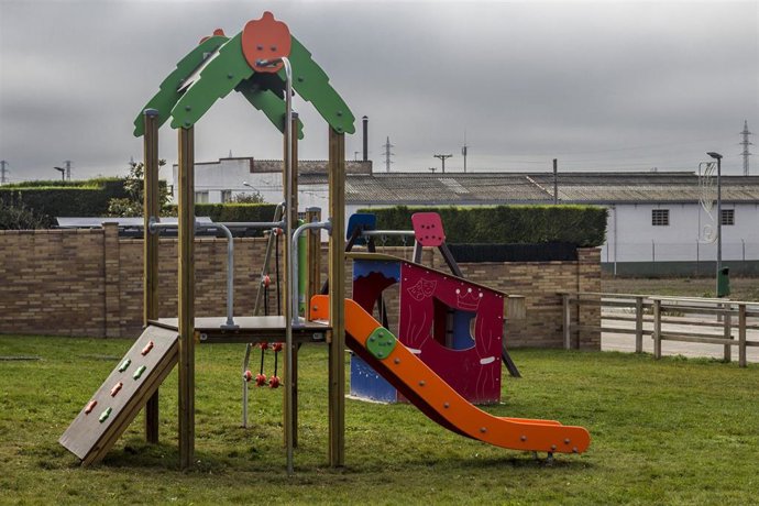Zona de juegos infantiles en Villamediana