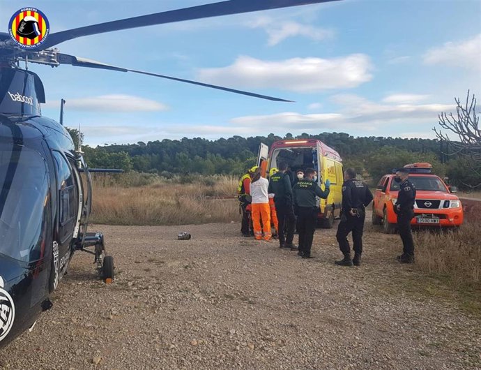 Rescatado un motorista tras sufrir un accidente en una pista rural en Llíria