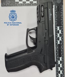 Detenido por atracar a un joven con una pistola simulada en un cajero automático en el barrio de Teatinos de Málaga