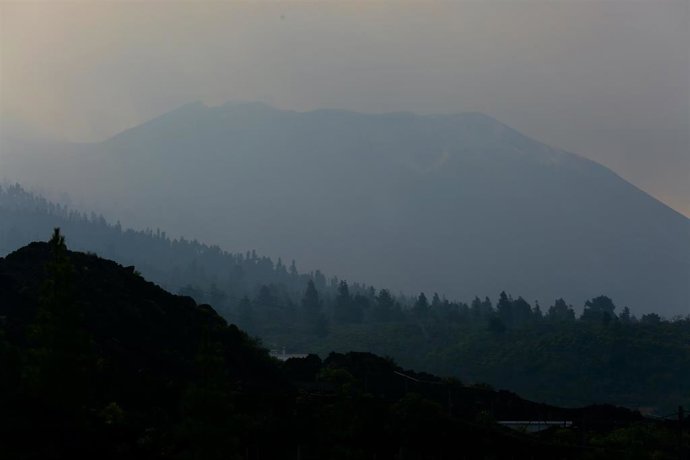 Vista general del volcán de Cumbre Vieja desde Tajuya