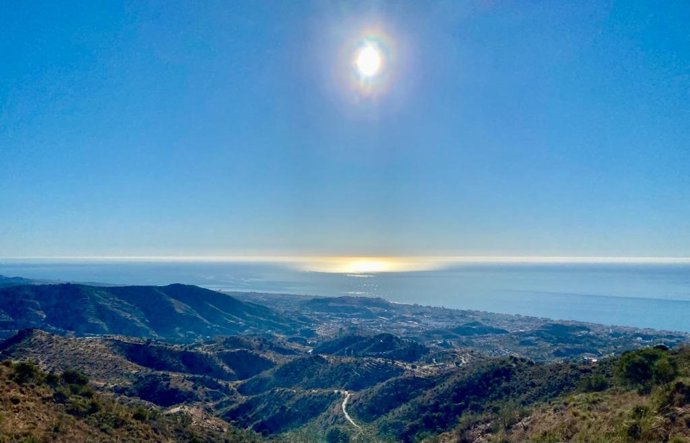 El Ayuntamiento de Rincón de la Victoria contrata los trabajos de conservación de tres rutas senderistas