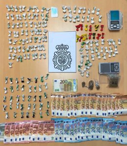 Detenido un matrimonio en Madrid que regentaba un narcopiso en Latina y vendía droga con sus hijos presentes