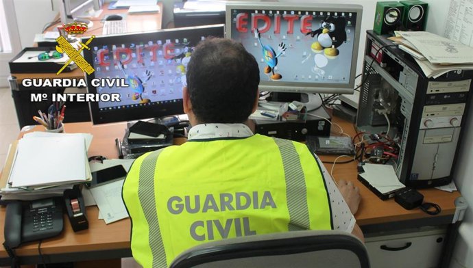 Archivo - Agente de la Guardia Civil de Castellón