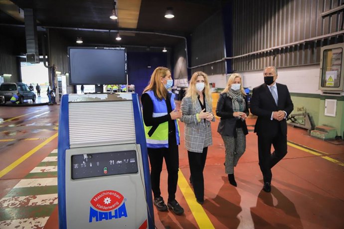 Mestre con Landaluce en la ITV de Algeciras.