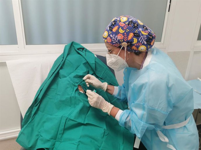 El Hospital Costa del Sol cuenta con una unidad de terapia intraocular diaria en acto único