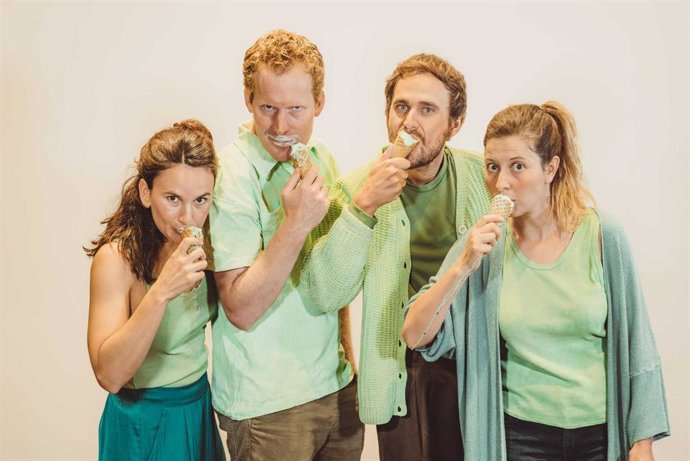 Imagen promocional de 'Guia de supervivncia per al desgel', una coproducción del Teatre Principal con Corcada Teatre y El Somi Produccions.