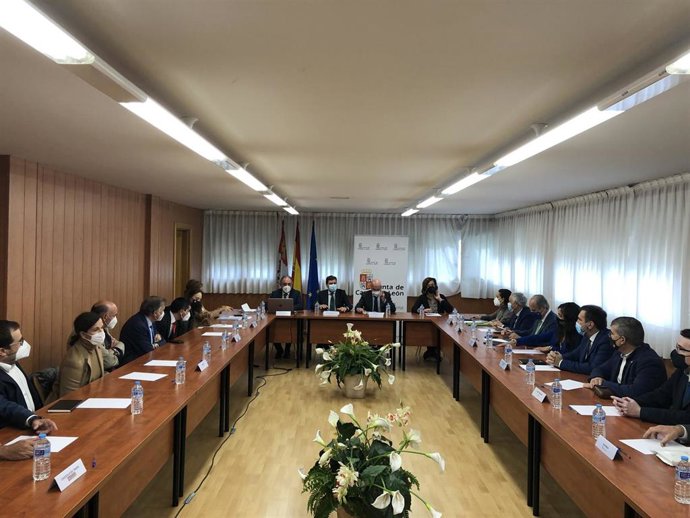 Foto de archivo sobre la reunión para crear la Plataforma Palencia 2030.