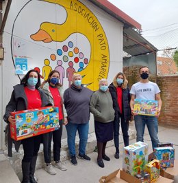Lilly entrega 276 juguetes para niños de Madrid en riesgo de exclusión gracias a solidaridad de sus empleados