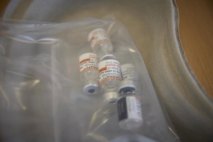 Varios viales con dosis de la vacuna contra el Covid-19, en el Hospital La Paz, en una imagen de archivo