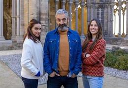 Los presentadores del programa de TV3 'Batalla monumental', Roger de Grcia, Candela Figueras y Laia Fontan.
