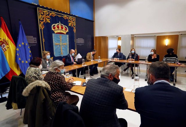 Reunión en Presidencia para abordar las nuevas medidas contra la COVID-19 en Asturias