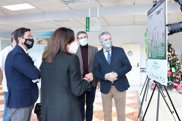 Juan de la Cruz Belmonte visita el Hospital de Poniente, en El Ejido