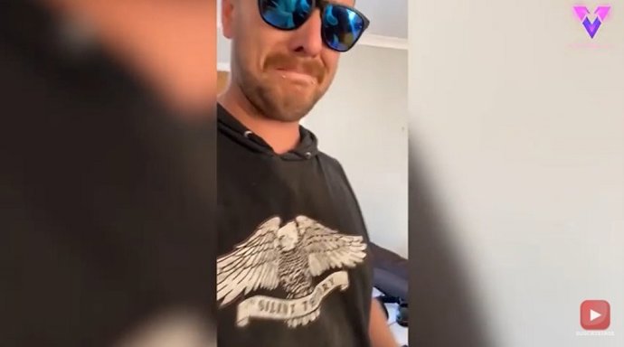 Su pareja le regaló un gatito después de perder a su mascota unas semanas antes