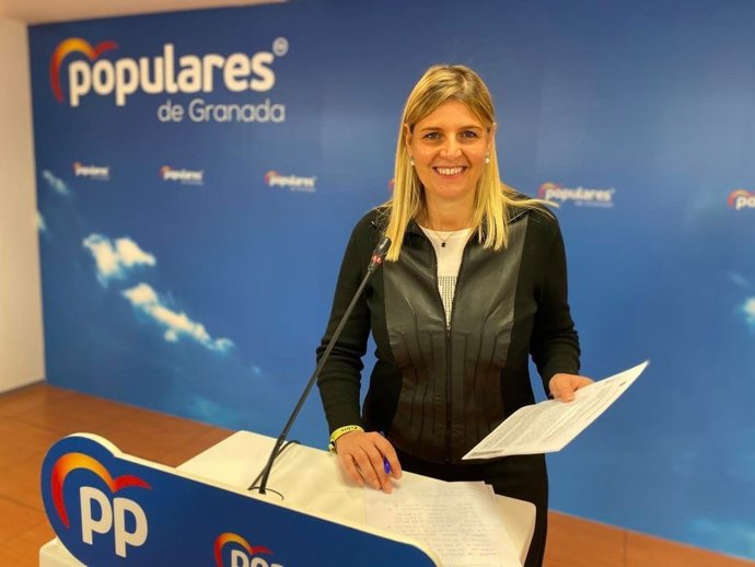 La portavoz del grupo popular en la Diputación de Granada, Inmaculada Hernández.