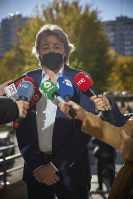 Archivo - La concejala de Recupera Madrid, Marta Higueras, responde a los medios 