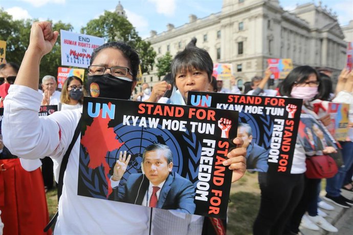Archivo - Protestas en contra del golpe de Estado en Birmania.