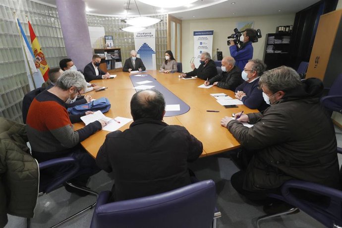 El vicepresidente económico y conselleiro de Economía, Empresa e Innovación de la Xunta, Francisco Conde, se reúne con representantes de organizaciones empresariales y sindicales de Ferrolterra