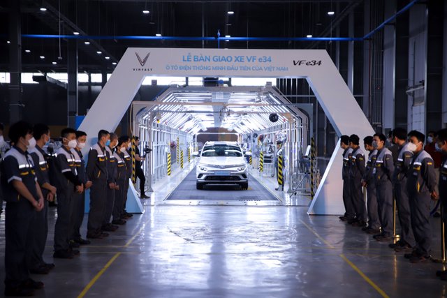 The first VinFast VF e34 electric cars are about to roll off the production line at VinFast Hai Phong factory