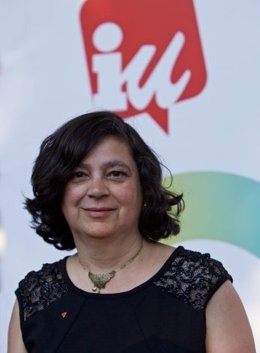 Laura Fernández, de IU, pide dedicar la Biblioteca de Trobajo a la escritora ya fallecida Almudena Grandes.