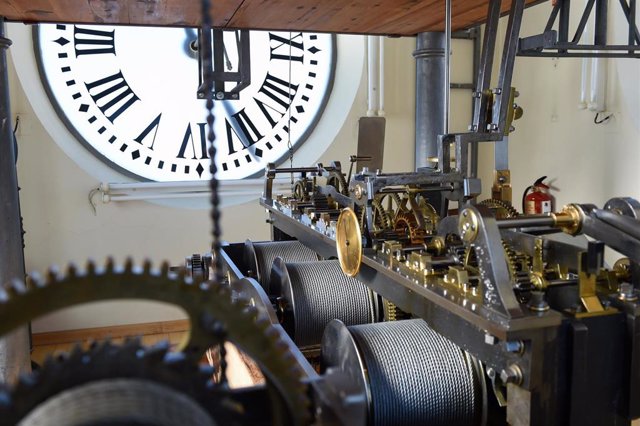 Interior del mecanismo del Reloj de la Puerta del Sol 