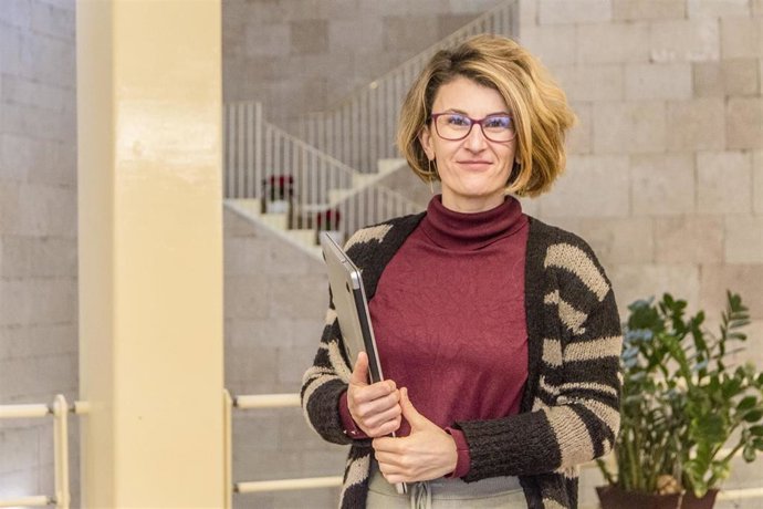 La concejala de Cs en Logroño, Rocío Fernández, se dirige a realizar un balance de la acción del Equipo de Gobierno