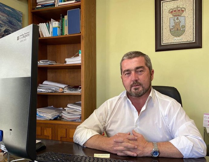 Archivo - El alcalde de Aznalcóllar, Juan José Fernández