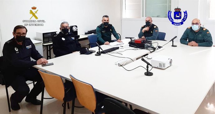 Reunión de coordinación entre Guardia Civil y Policía Local de Calvi.