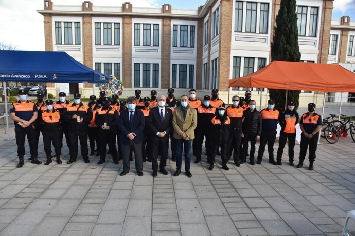 El Ayuntamiento presenta nuevos vehículos para Protección Civil y distingue a voluntarios por su apoyo en pandemia