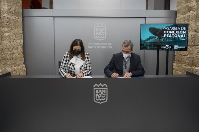 Archivo - La Comunidad de Propietarios del centro comercial construirá el acceso mejorado especialmente para personas con movilidad reducida.