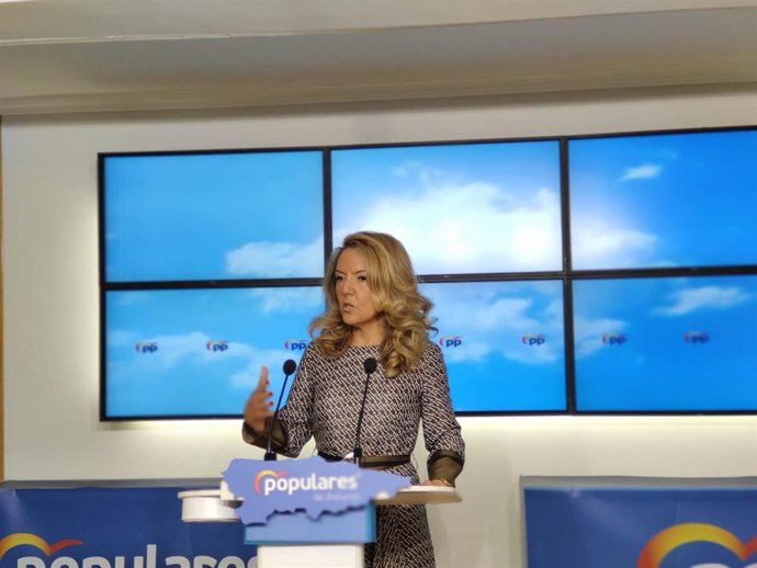 Archivo - La presidenta del PP de Asturias, Teresa Mallada, en rueda de prensa.