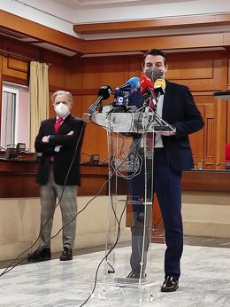 El alcalde de Córdoba, José María Bellido, en rueda de prensa.