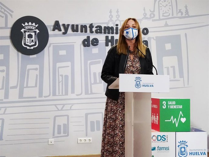 Archivo - La concejala de Participación Ciudadana y Deportes del Ayuntamiento de Huelva, María Teresa Flores.