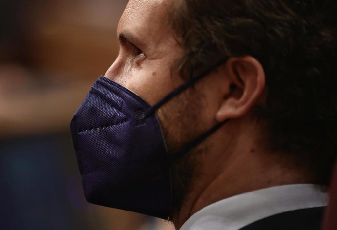 El líder del PP, Pablo Casado, en una sesión plenaria en el Congreso de los Diputados, a 28 de diciembre de 2021, en Madrid, (España). La Cámara Baja acoge hoy el último pleno de 2022 en el que se abordan los Presupuestos Generales del Estado (PGE) de 2