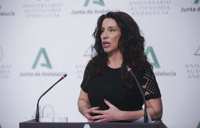 Archivo - La consejera de Igualdad, Políticas Sociales y Conciliación, Rocío Ruiz , en una imagen de archivo en rueda de prensa en el Palacio de San Telmo