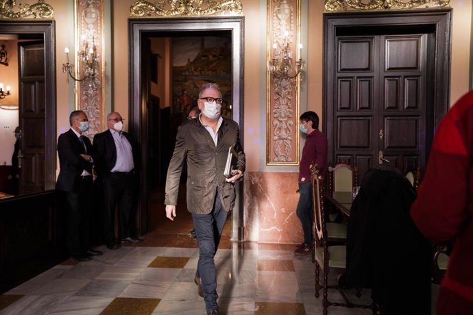 Flix Larrosa, en la sala de plenos del Ayuntamiento de Lleida.