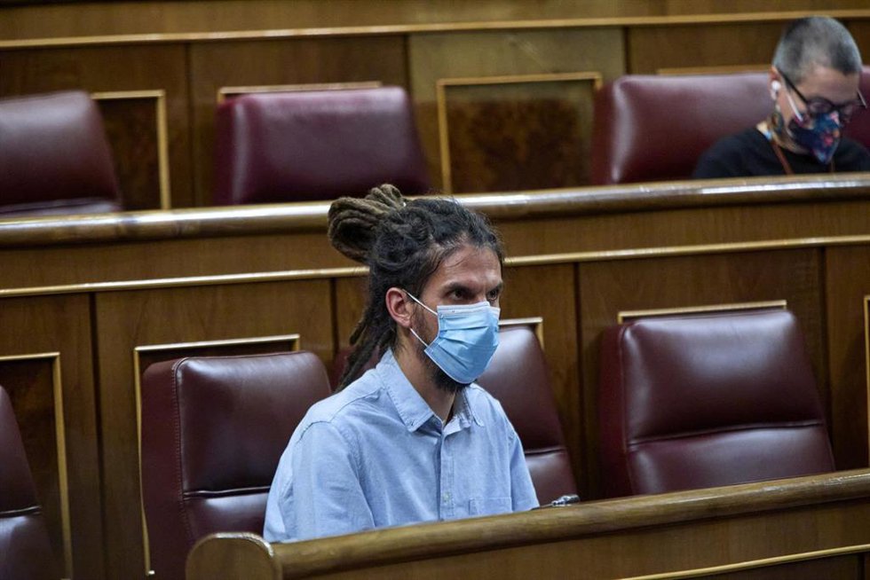 Archivo - El exdiputado de Unidas Podemos en el Congreso, Alberto Rodríguez, en una sesión plenaria en el Congreso de los Diputados.