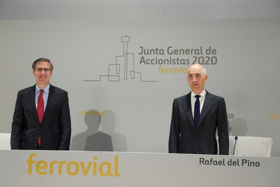 Archivo - El presidente de Ferrovial, Rafael del Pino, y el consejero delegado del grupo, Ignanio Madridejos, ante la junta de accionistas del grupo, celebrada de forma telemática