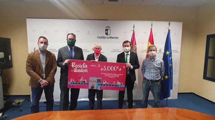 Presentación de la campaña 'Recicla ilusión'.