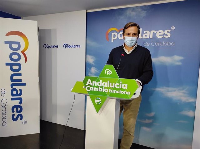 El coordinador general del PP-A, Antonio Repullo, en la sede de su partido en Córdoba.