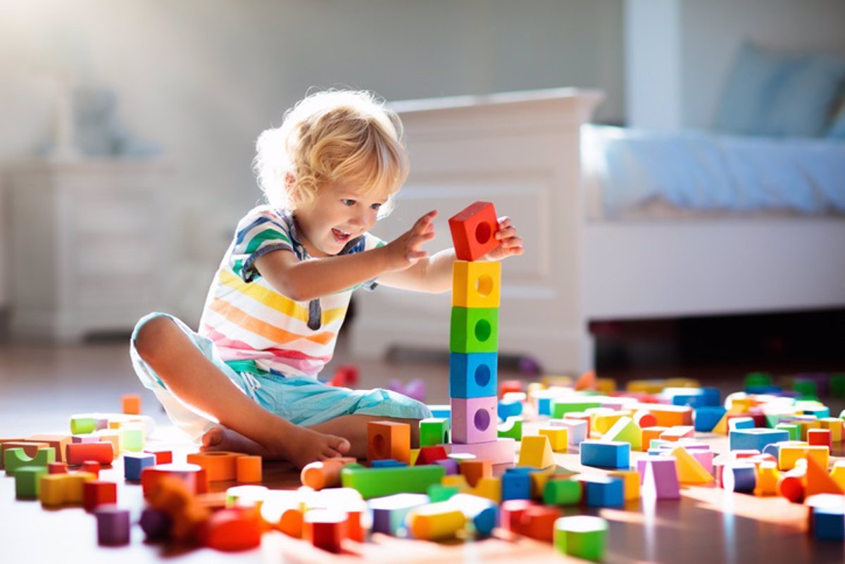 Este es el mejor regalo para los niños (y no es un juguete), según una  psicóloga clínica infantil