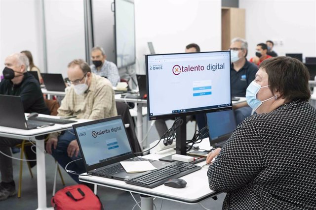 Archivo - El programa 'Por Talento Digital' de Fundación ONCE ofrece cinco nuevos cursos para emprendedores con discapacidad