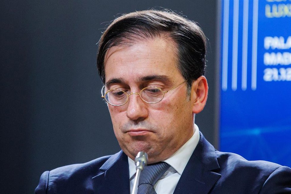 El ministro de Asuntos Exteriores, Unión Europea y Cooperación, José Manuel Albares, en una rueda de prensa después de su reunión, en el Ministro de Asuntos Exteriores, en el Palacio de Viana, a 21 de diciembre de 2021, en Madrid (España).
