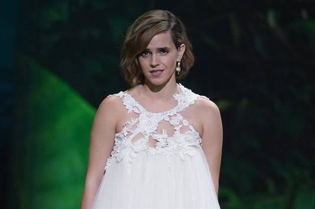Archivo - 17 October 2021, United Kingdom, London: English actress Emma Watson on stage, during the first Earthshot Prize awards ceremony at Alexandra Palace in London. Photo: Yui Mok/PA Wire/dpa
